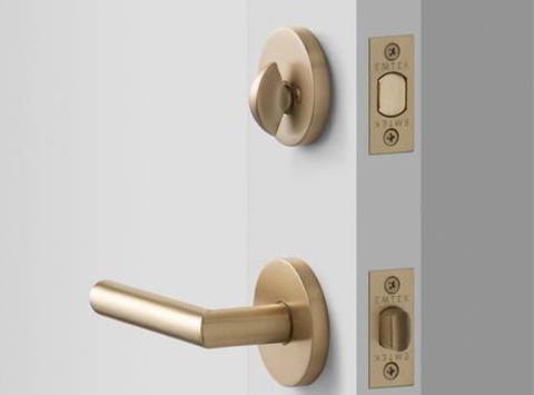 Deadbolt vs Deadlatch